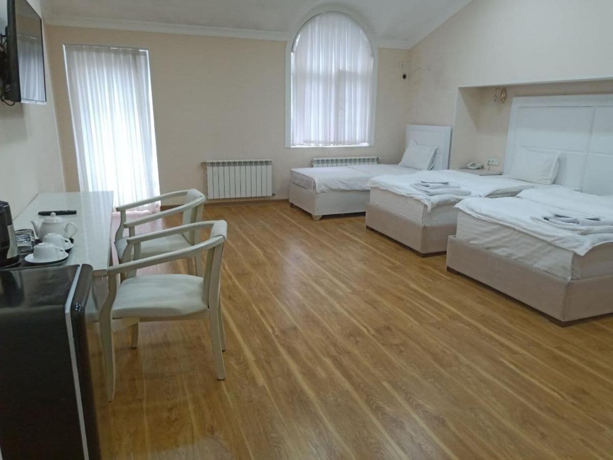 Queens 2 Hotel Taškent Exteriér fotografie